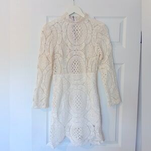 White lace long sleeve dress with lining from the waist down size small